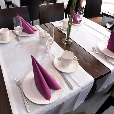 Hotell Schweizer Hof 3*